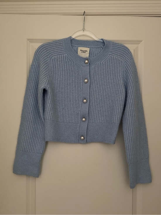 Abercrombie & Fitch Sweaters - Abercrombie & Fitch Baby Blue Ribbed Kint Pearl-Button Cardigan
